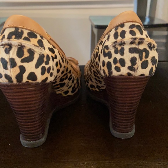 Cheetah Sperry Topsider wedgies. Sperry shoes. Leopard print. - Picture 3 of 7